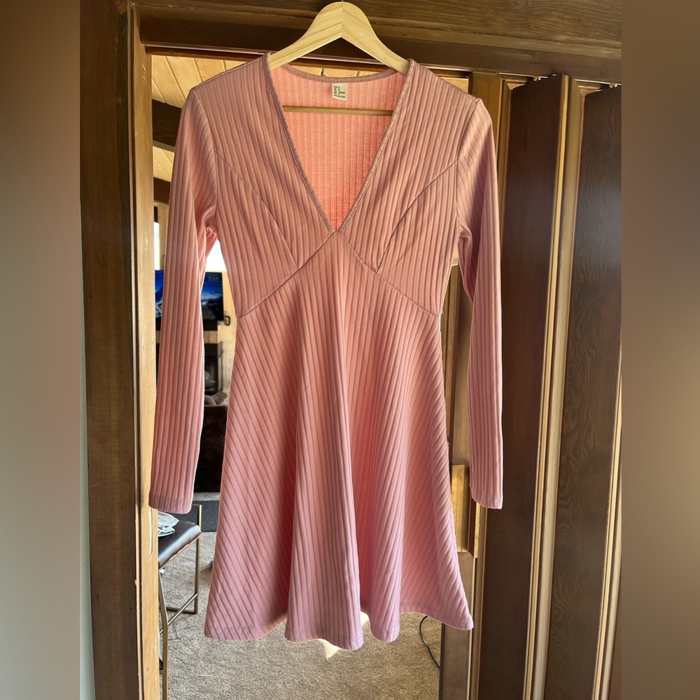 Womens fit & flare long sleeve skater dress in pink, size small, NWOT